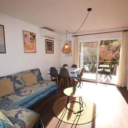 Sant Trop 5 Pax Appartement *