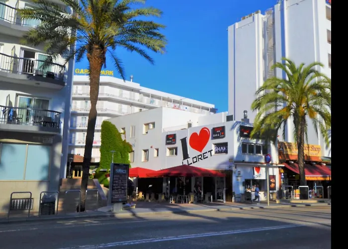 Апартаменти Sant Trop 5 Pax *